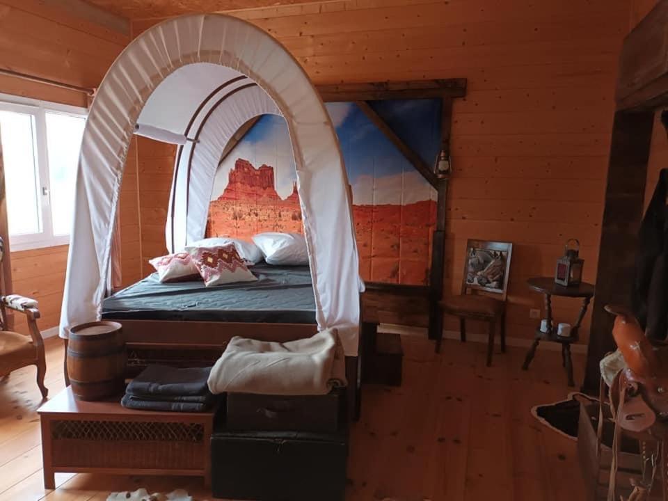 Syl-vallee Western Village Campsite Bouglon