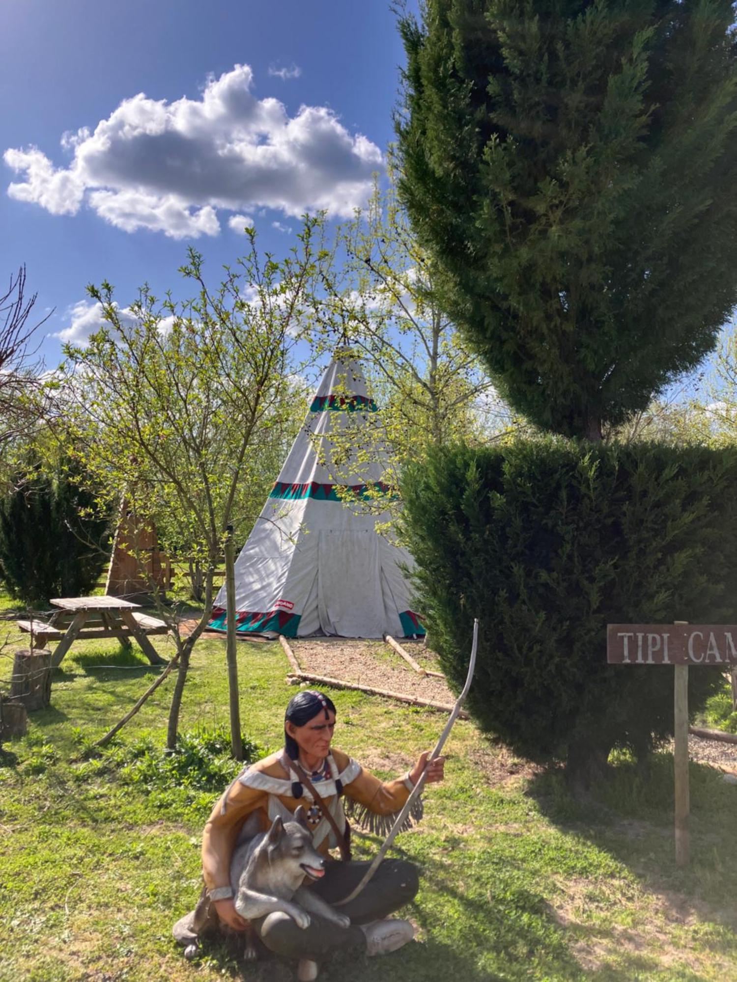 Syl-vallee Western Village Bouglon